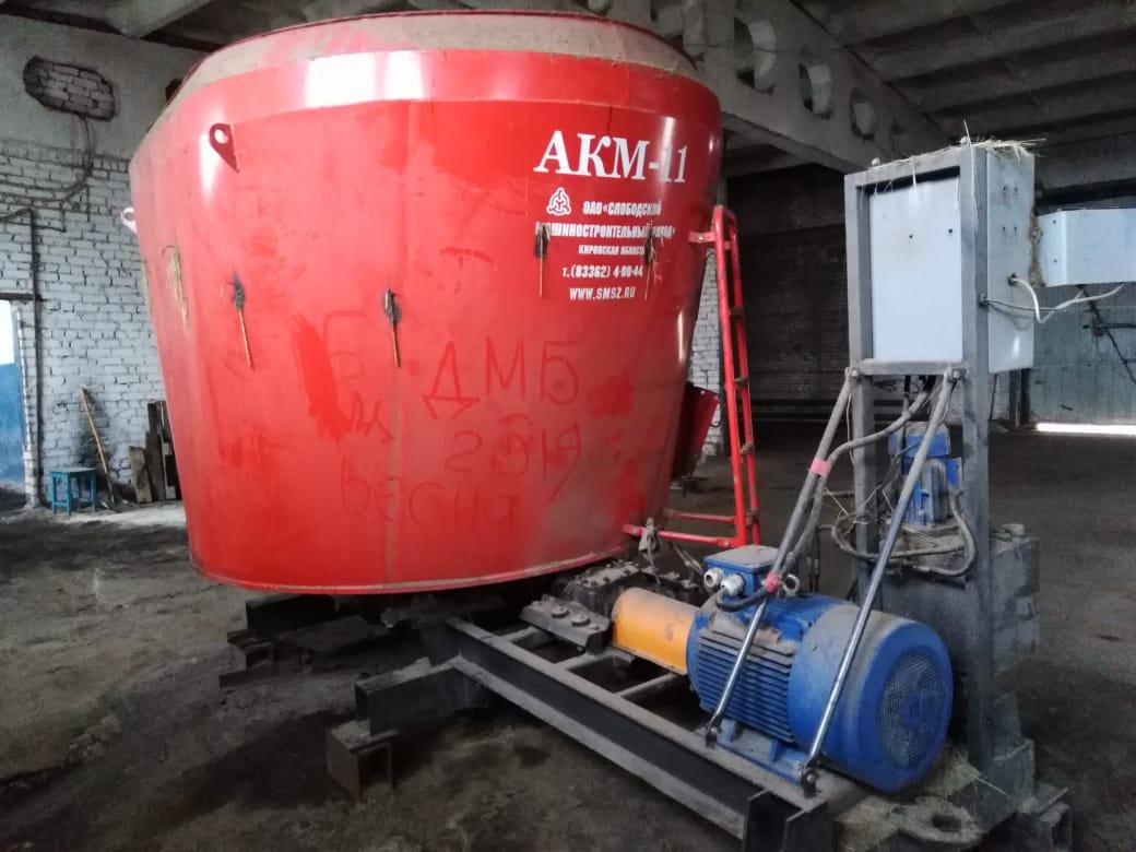 Глянцевый агрегат 9 букв. АКМ-9 кормораздатчик. Агрегат кормовой АКМ-9. АКМ-9 кормораздатчик характеристики. Агрегат кормовой АКМ-9 (11 м3).